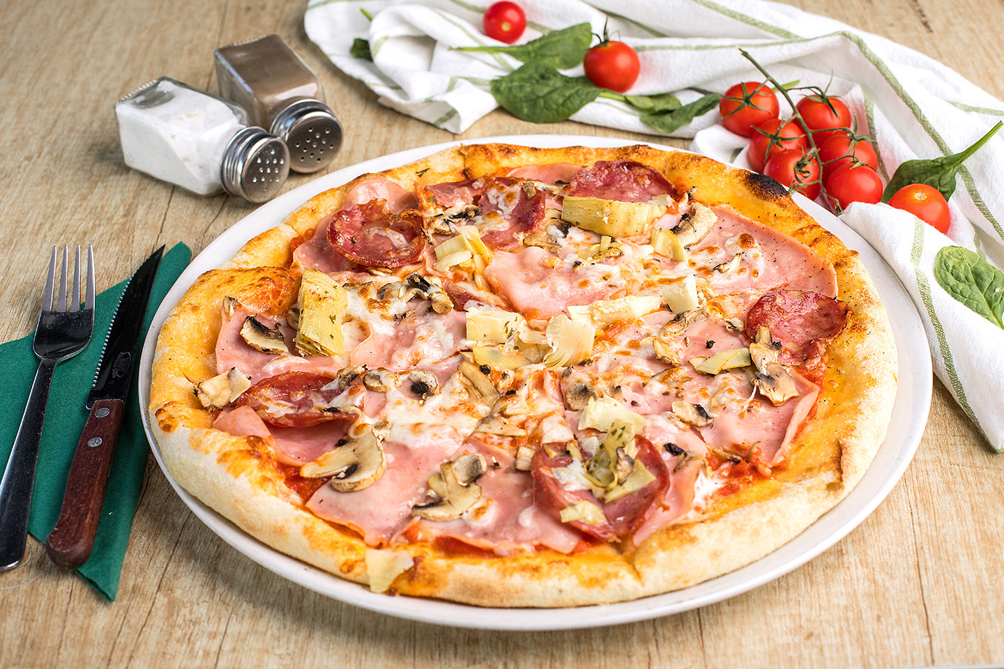Pizza Quattro Stagioni – 570gr – Zone Cafe Bar &amp; Bistro