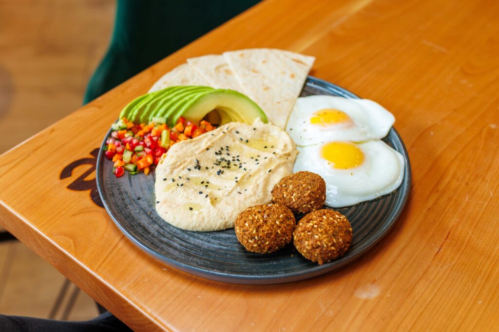 Mic dejun cu Falafel